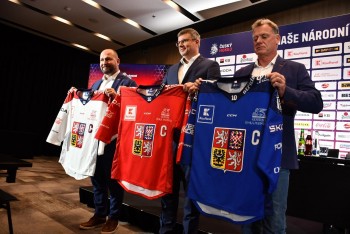 V nominaci českých hokejistů  je mezi nejmenším a největším  výškový rozdíl  28 centimetrů V nominaci českých hokejistů  je mezi nejmenším a největším  výškový rozdíl  28 centimetrů